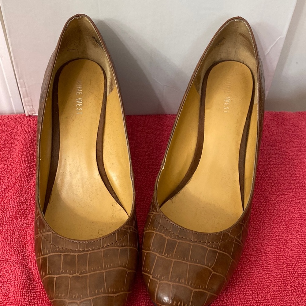 Cognac Nine West-Closed toe wedge heel!